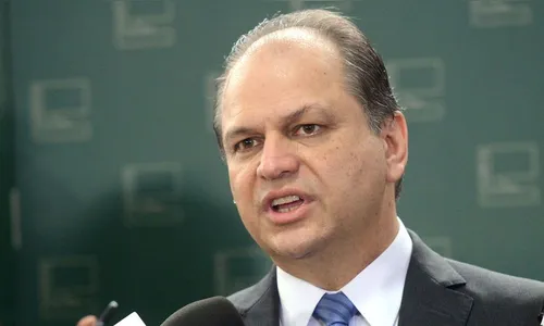 'Só o professor não quer trabalhar na pandemia', diz Barros