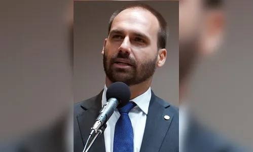 Sobre máscara, Eduardo Bolsonaro dispara: “Enfia no rabo, gente”