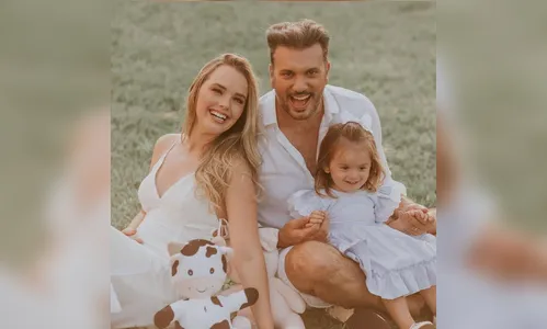 Thaeme Mariotô revela sexo e o nome de segundo filho