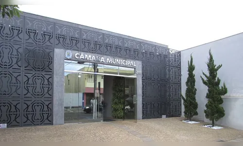 Vereador de Rolândia reclama do salário