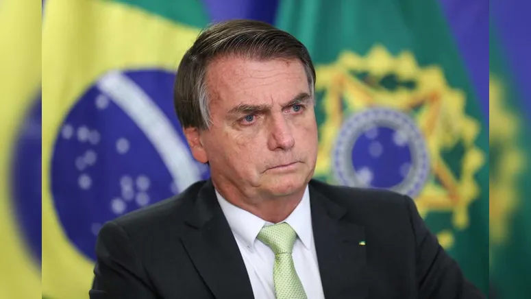 Imagem ilustrativa da notícia Bolsonaro furioso: Presidente ataca governadores