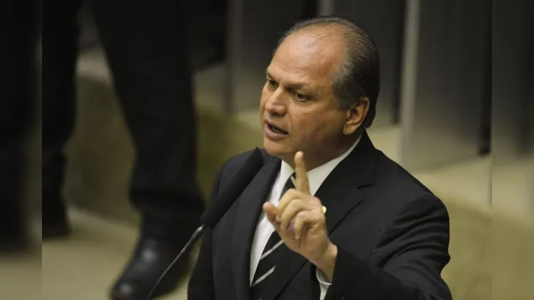 https://www.opovo.com.br/noticias/politica/2021/04/20/so-o-professor-nao-quer-trabalhar-na-pandemia---diz-ricardo-barros--lider-do-governo-na-camara.html