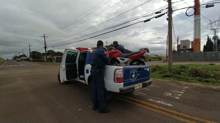 Apucaranense de tornozeleira furta moto em Londrina