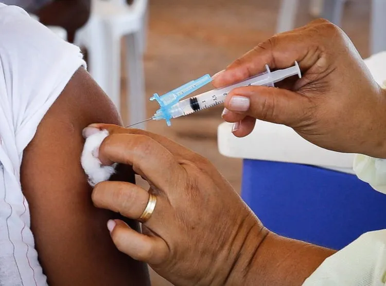 Arapongas começa vacinar caminhoneiros na quarta-feira