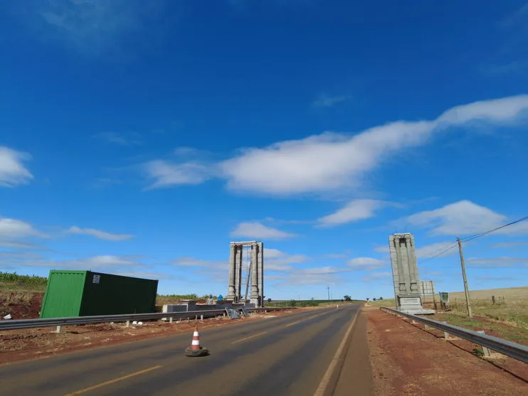 Avançam as obras dos portais turísticos de Lunardelli