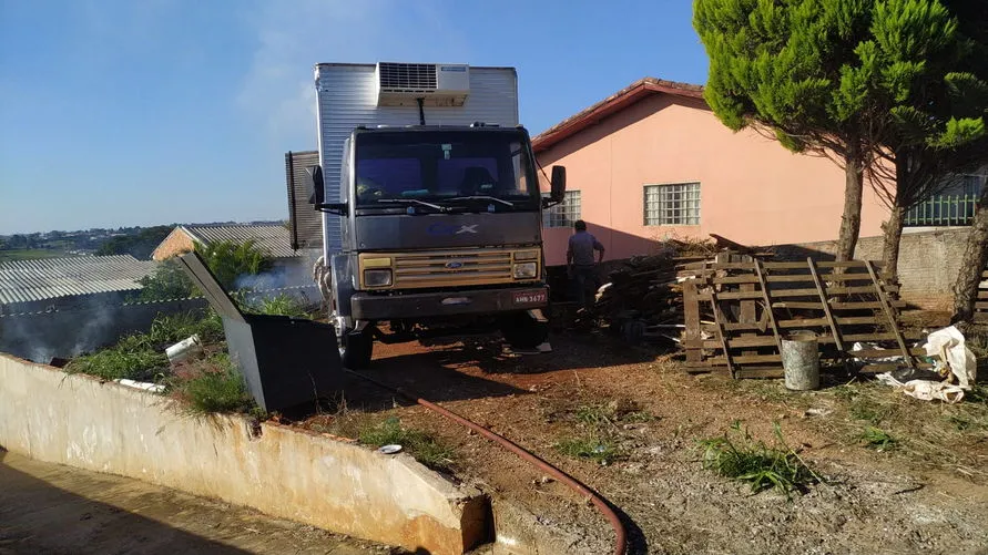 Bituca de cigarro provoca incêndio em Apucarana