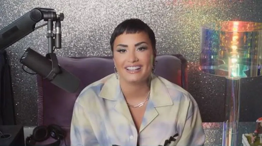 Demi Lovato revela que se identifica como pessoa não-binária