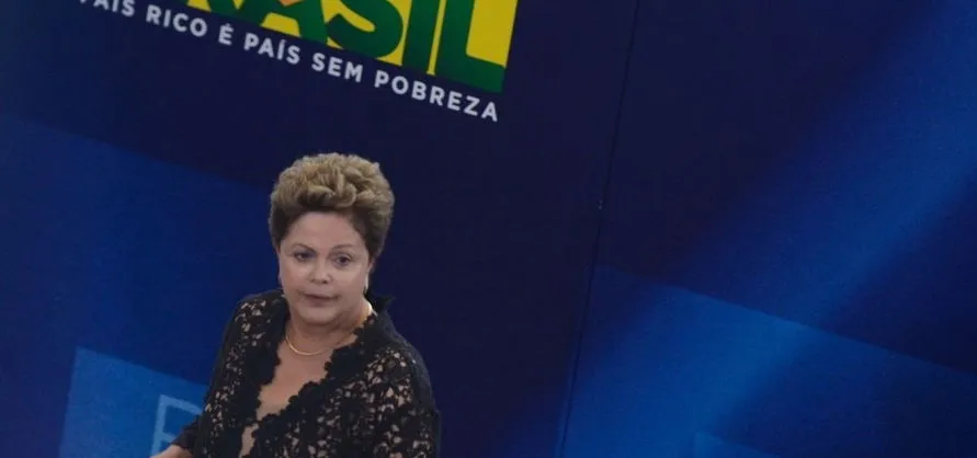 Ex-presidente Dilma é internada após passar mal