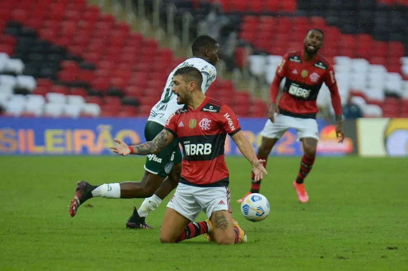 Flamengo supera Palmeiras no Maracanã e aumenta tabu