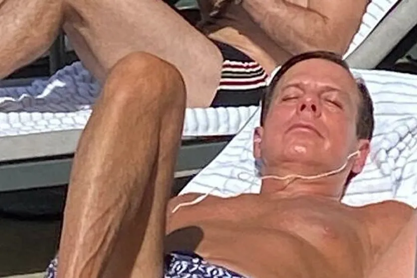 Foto de Doria tomando sol em piscina viraliza nas redes