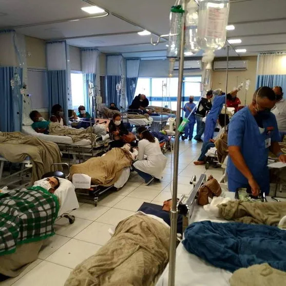 Foto de superlotação em Hospital de Londrina viraliza