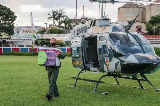 Helicóptero com vacinas retorna sem fazer entrega; entenda