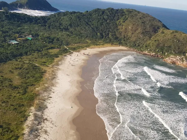 Homem de 31 anos morre afogado na Ilha do Mel