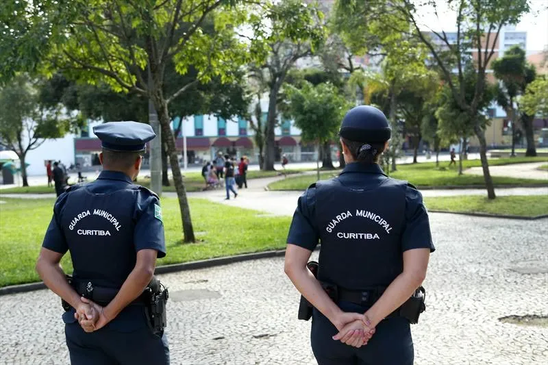 Homem se recusa a usar máscara e diz que segue Bolsonaro