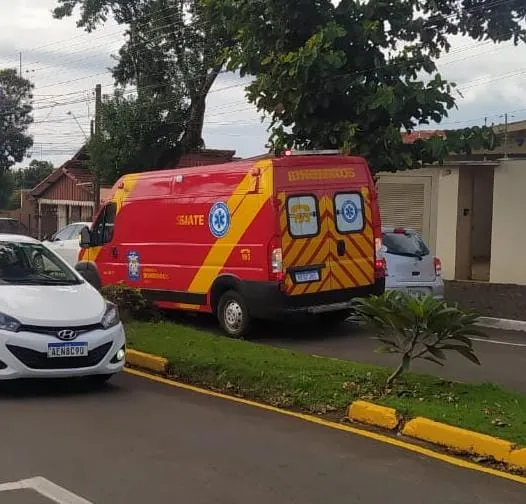 Idoso fica ferido após cair no quintal de casa em Apucarana