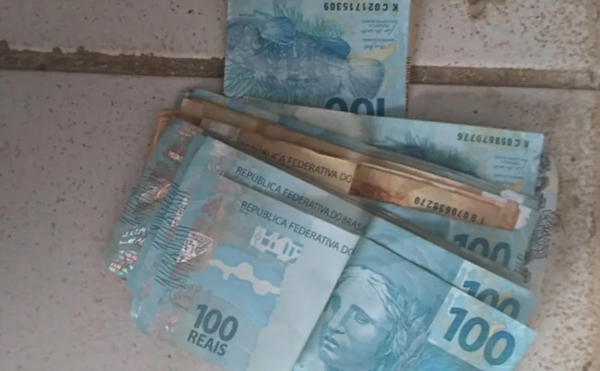Morador deixa porta aberta e tem R$ 9 mil furtados de casa