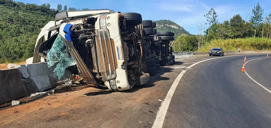 PM de Mauá da Serra evita saque de carga de caminhão