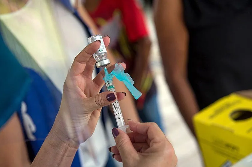 Veja quem pode ser vacinado nesta segunda (5) em Arapongas