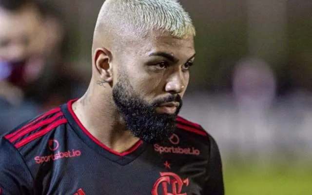 Vidente diz que avião do Flamengo cairá por causa do Gabigol