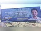 Outdoor de homenagem ou propaganda?