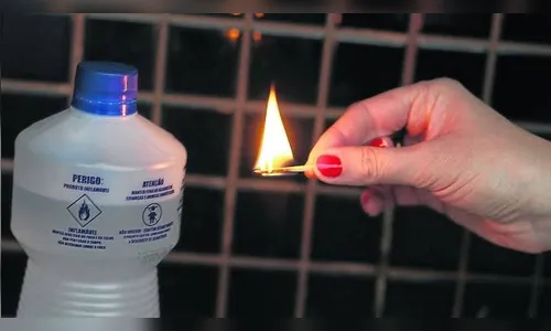 Mulher esfaqueia vizinhas e tenta atear fogo na casa delas