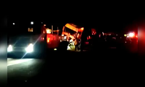 Acidente envolve três carretas em Marilândia do Sul