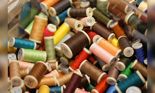 Agência oferta 32 vagas de emprego para costureira em série