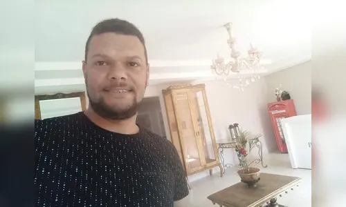 Mulher mata marido a facadas e foge, no Paraná; veja