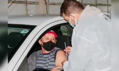 Apucarana continua vacinação dos profissionais da saúde