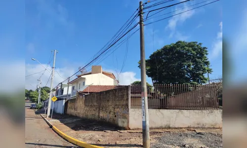 Apucarana pede a retirada dos fios soltos na rede de energia