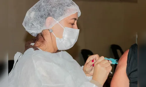Apucarana vacina pessoas com 56 anos nesta sexta