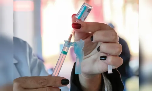 Apucarana vacina profissionais da saúde neste sábado