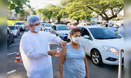 Apucarana vacina trabalhadores da educação de 35 a 39 anos