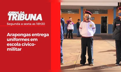 Arapongas entrega uniformes em escola cívico-militar