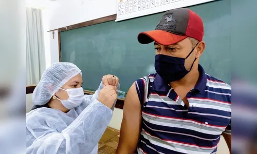 Arapongas vacina caminhoneiros contra a Covid-19