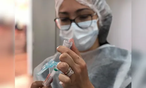 Arapongas vacina pessoas com comorbidades acima dos 18 anos