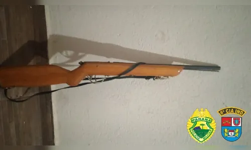 Homem é preso por posse ilegal de arma após briga em família