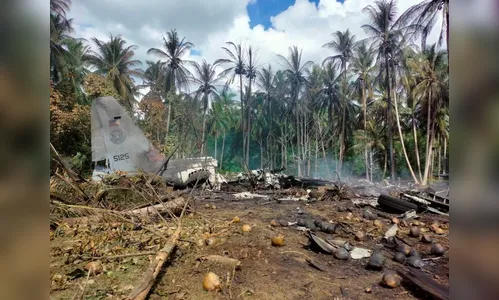 Avião com 96 pessoas cai nas Filipinas e deixa vários mortos