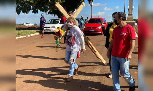 Avó que pagou promessa pelos netos chega em Lunardelli