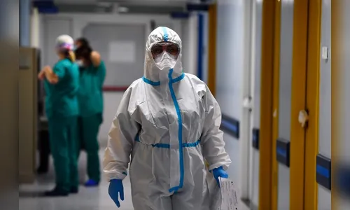 Brasil registra 2.215 mortes por Covid em 24 horas