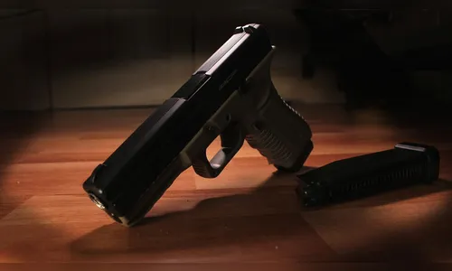 Briga de casal termina com disparos de arma de fogo