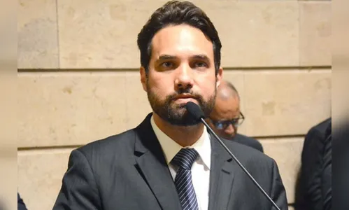 Câmara do Rio cassa mandato do vereador Doutor Jairinho