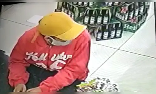 Câmera flagra assalto em posto de Apucarana; veja