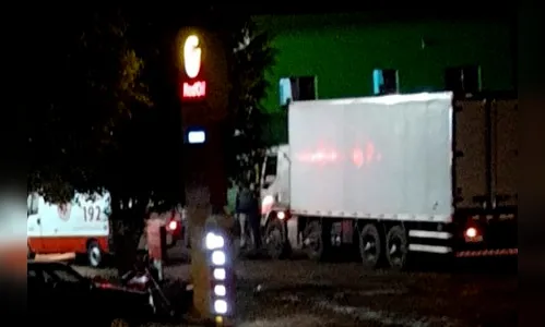 Ajudante de motorista fica ferido em tentativa de assalto