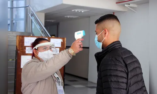 Candidatos fazem concurso da PM neste domingo (13)