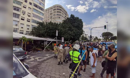 Carro invade restaurante e atropela idosos no Rio de Janeiro