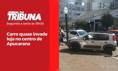 Carro quase invade loja no centro de Apucarana