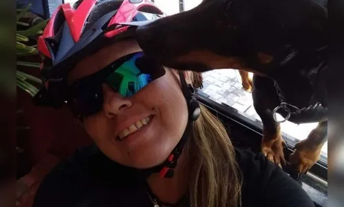 Com falta de ar, professora morre de Covid-19 dentro de casa