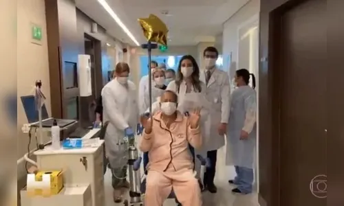 Covid-19: Mulher recebe alta após 5 intubações em 7 meses