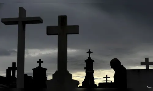 Criminosos furtam objetos do Cemitério de Cambira